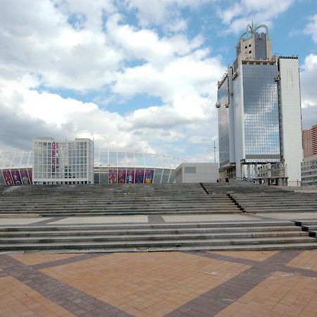 Квартира По Улице Федорова 1 Kiev Luaran gambar