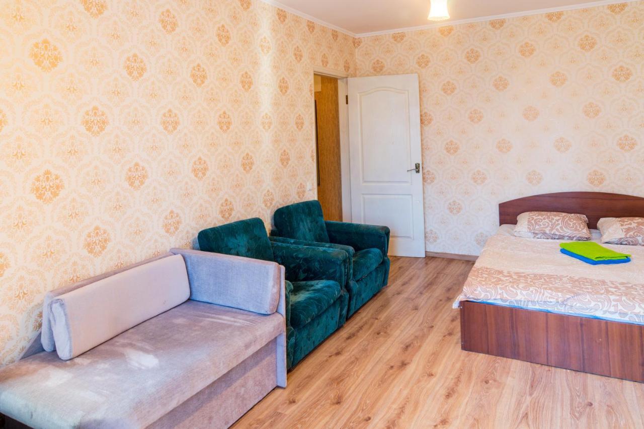 Квартира По Улице Федорова 1 Kiev Luaran gambar