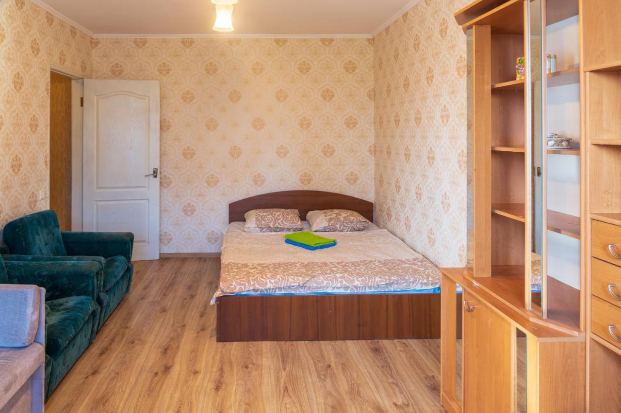 Квартира По Улице Федорова 1 Kiev Luaran gambar