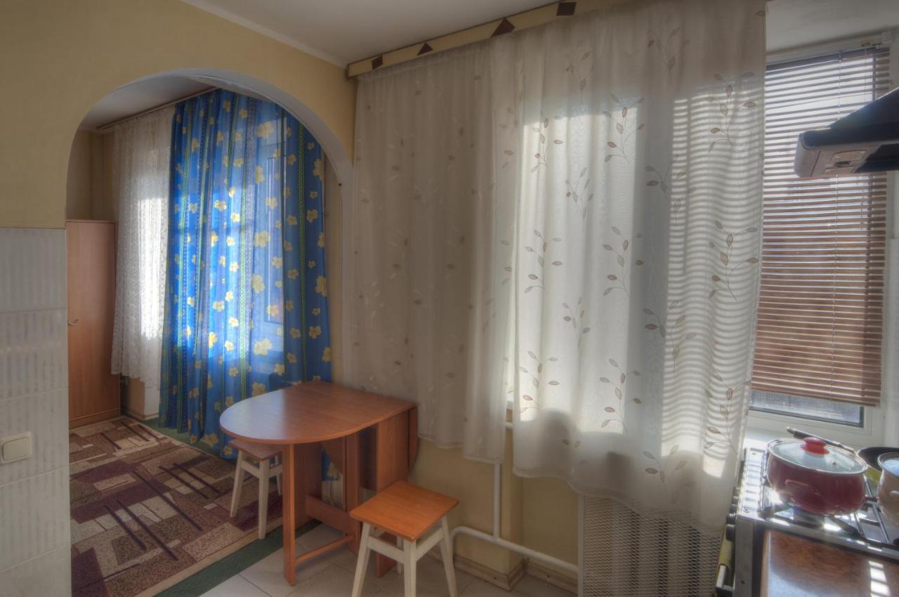 Квартира По Улице Федорова 1 Kiev Luaran gambar